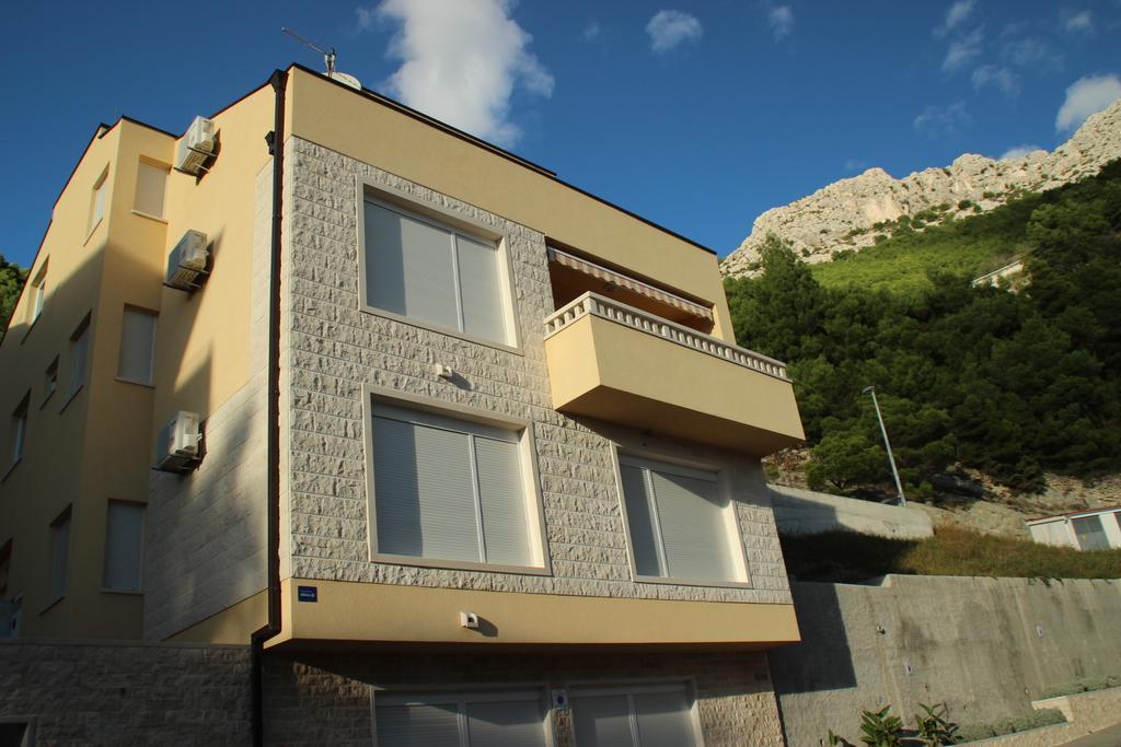 Apartments Villa Astra & Pinija เบรลา ภายนอก รูปภาพ